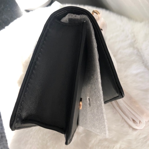 COACH Linear Quilting Belt/Crossbody with chain - Picture 11 of 16